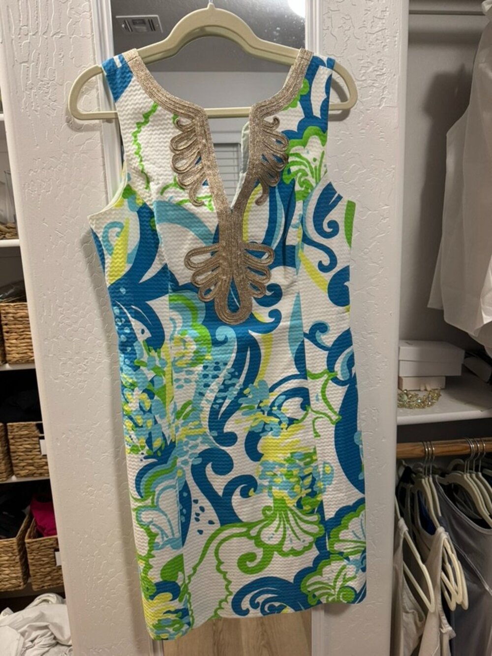 Lilly Pulitzer Shift Dress Blue Green Print Gold Embroidered Neckline Size 8